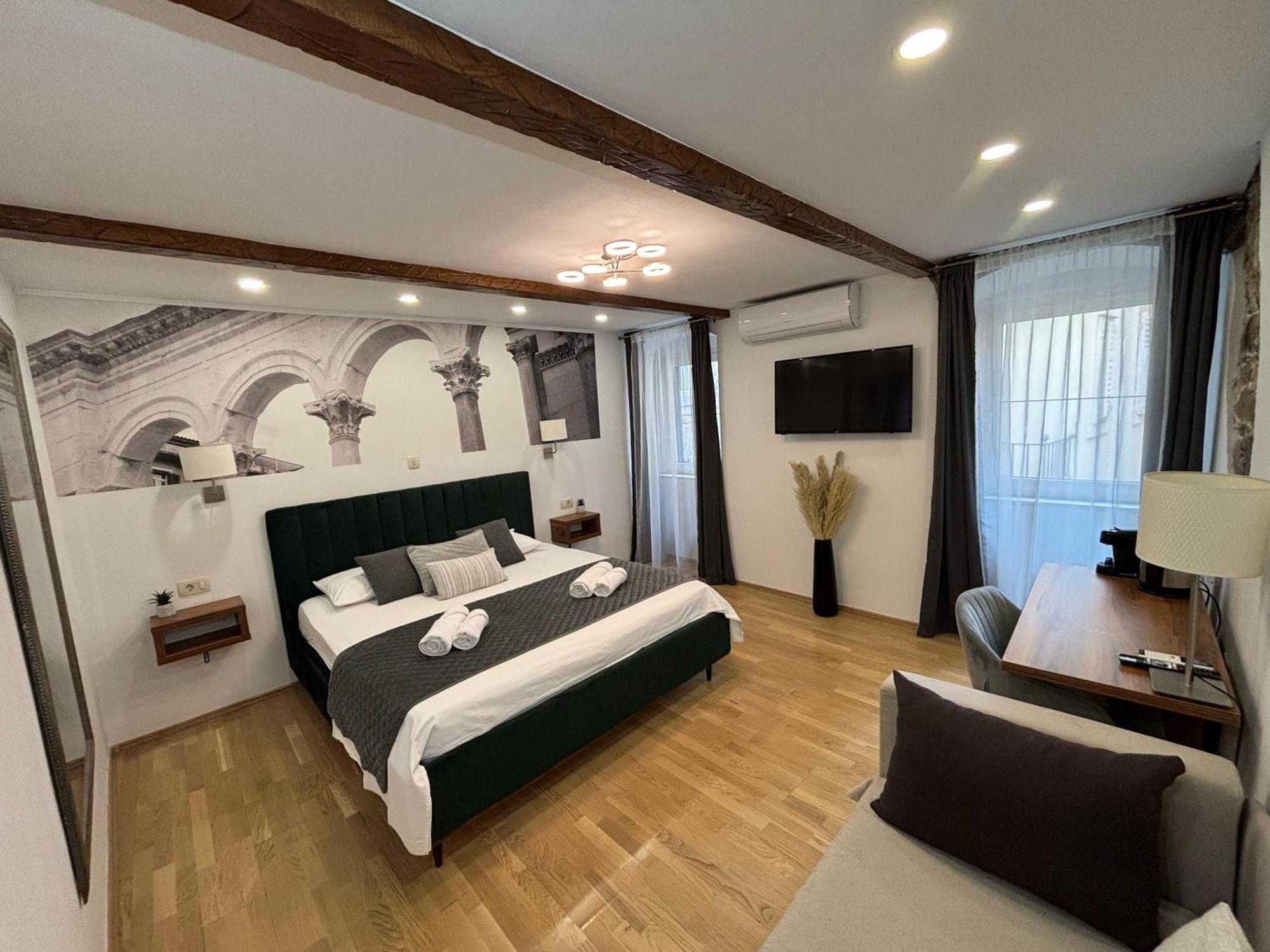 Palace Luxury Room Split Bagian luar foto