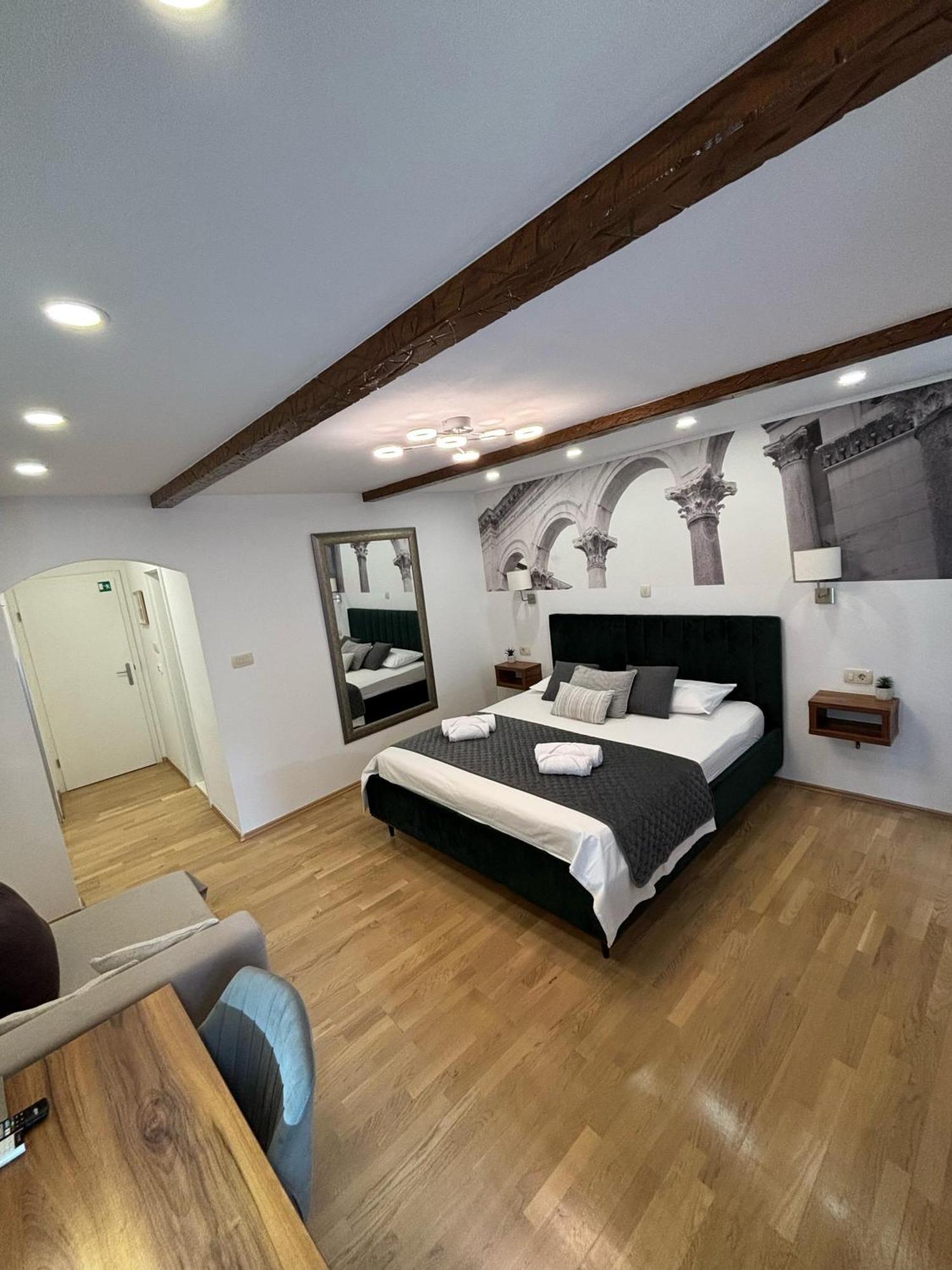 Palace Luxury Room Split Bagian luar foto